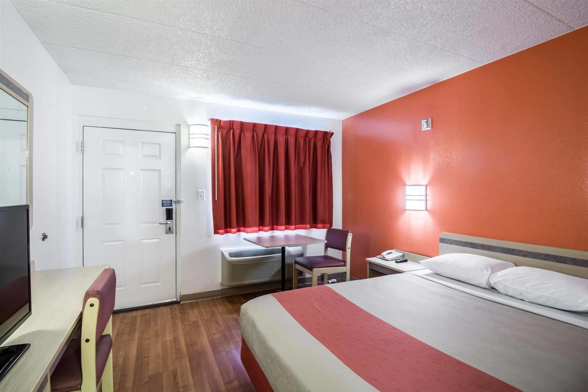 Motel 6 Chicago Southwest - Aurora Zewnętrze zdjęcie