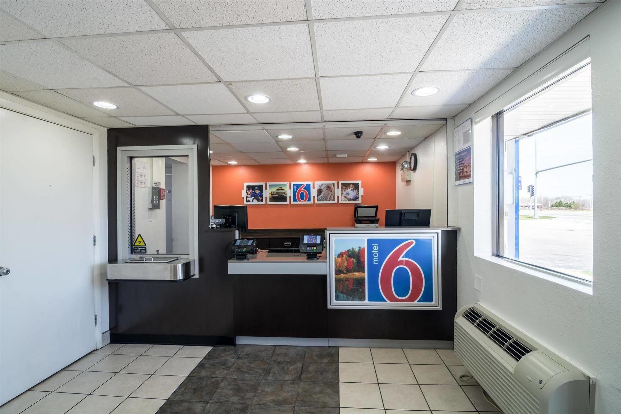 Motel 6 Chicago Southwest - Aurora Zewnętrze zdjęcie