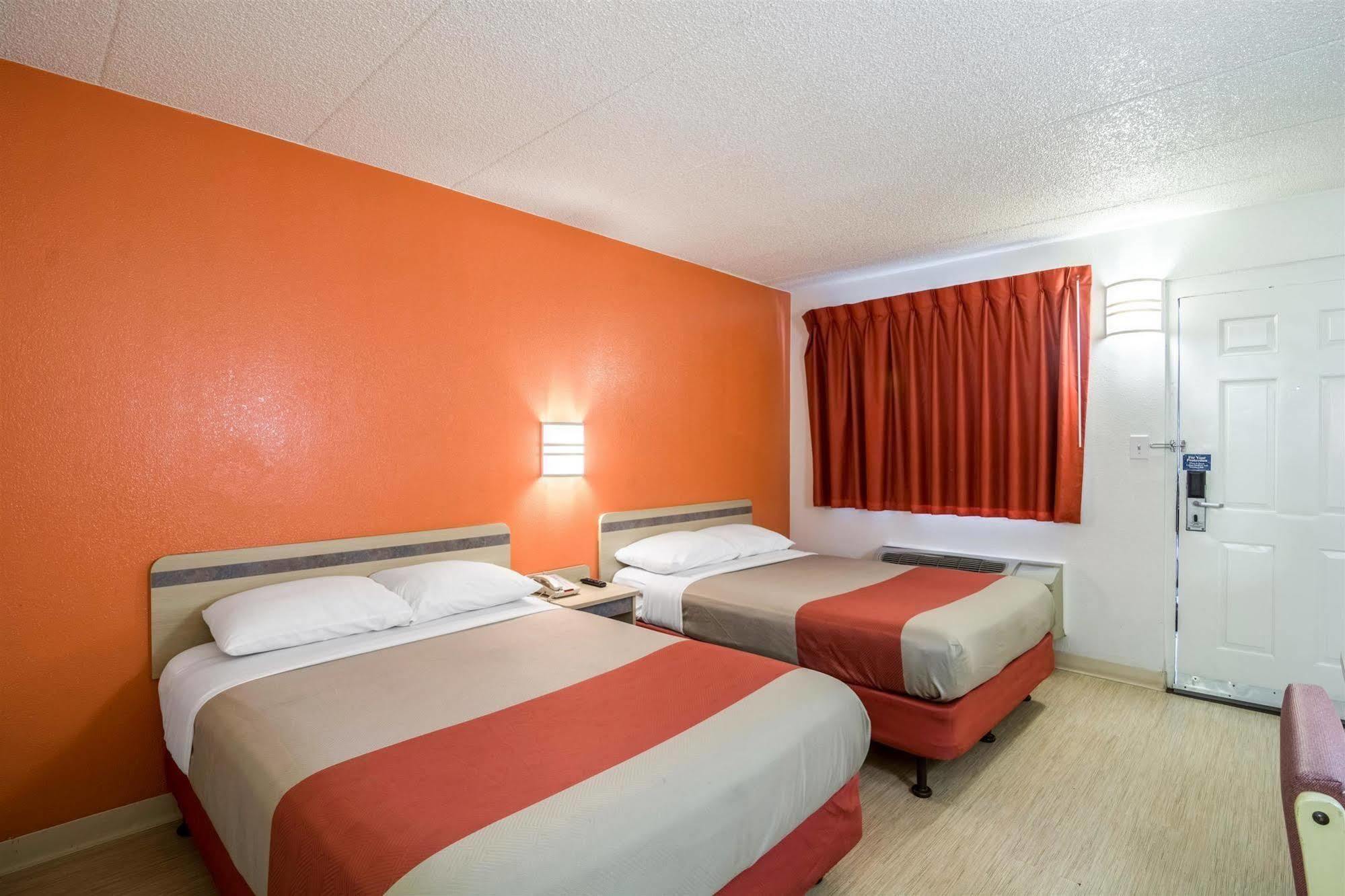 Motel 6 Chicago Southwest - Aurora Zewnętrze zdjęcie