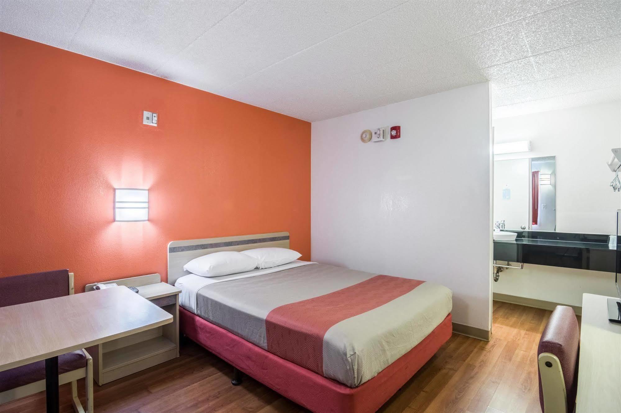 Motel 6 Chicago Southwest - Aurora Zewnętrze zdjęcie