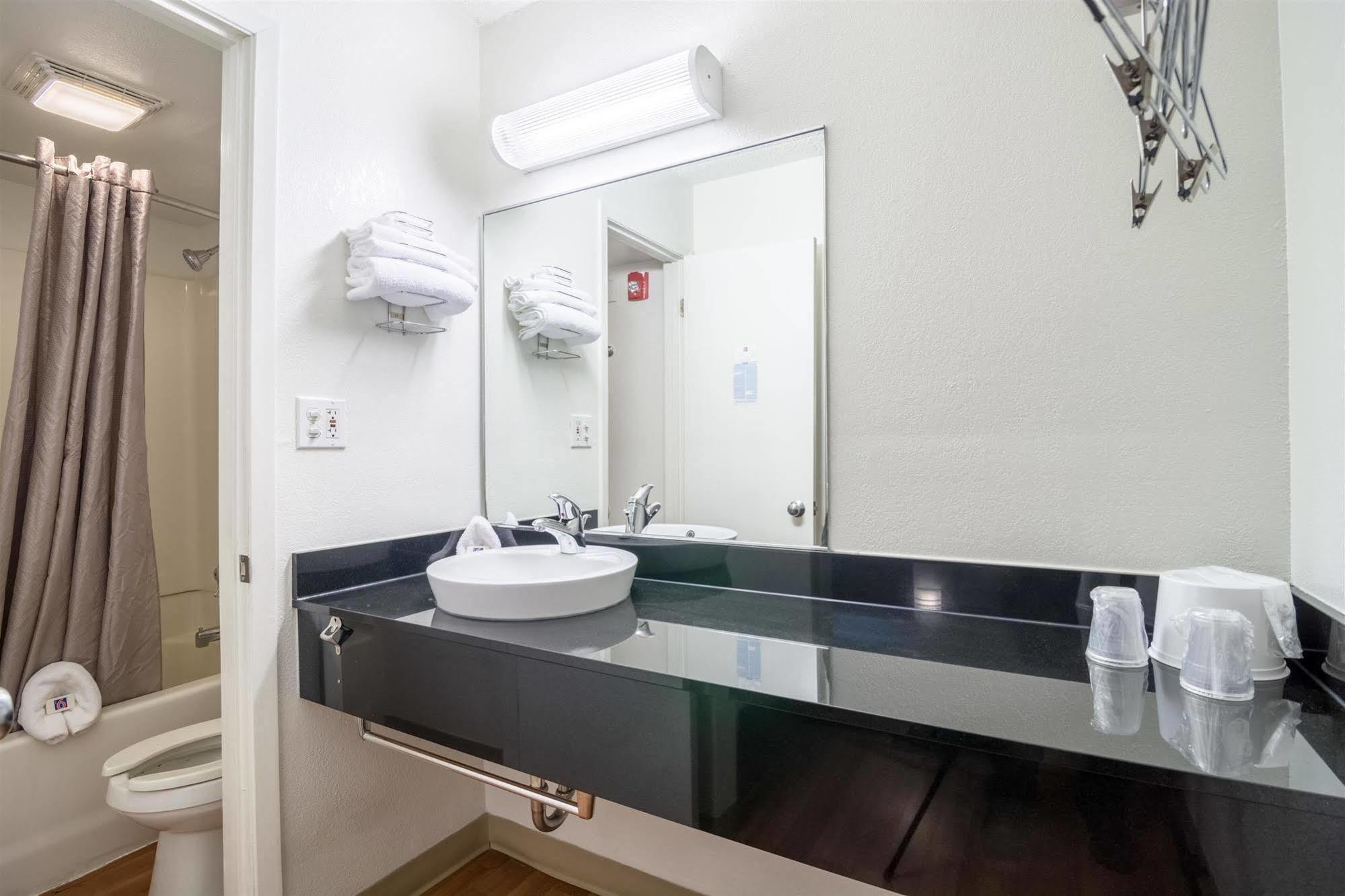 Motel 6 Chicago Southwest - Aurora Zewnętrze zdjęcie
